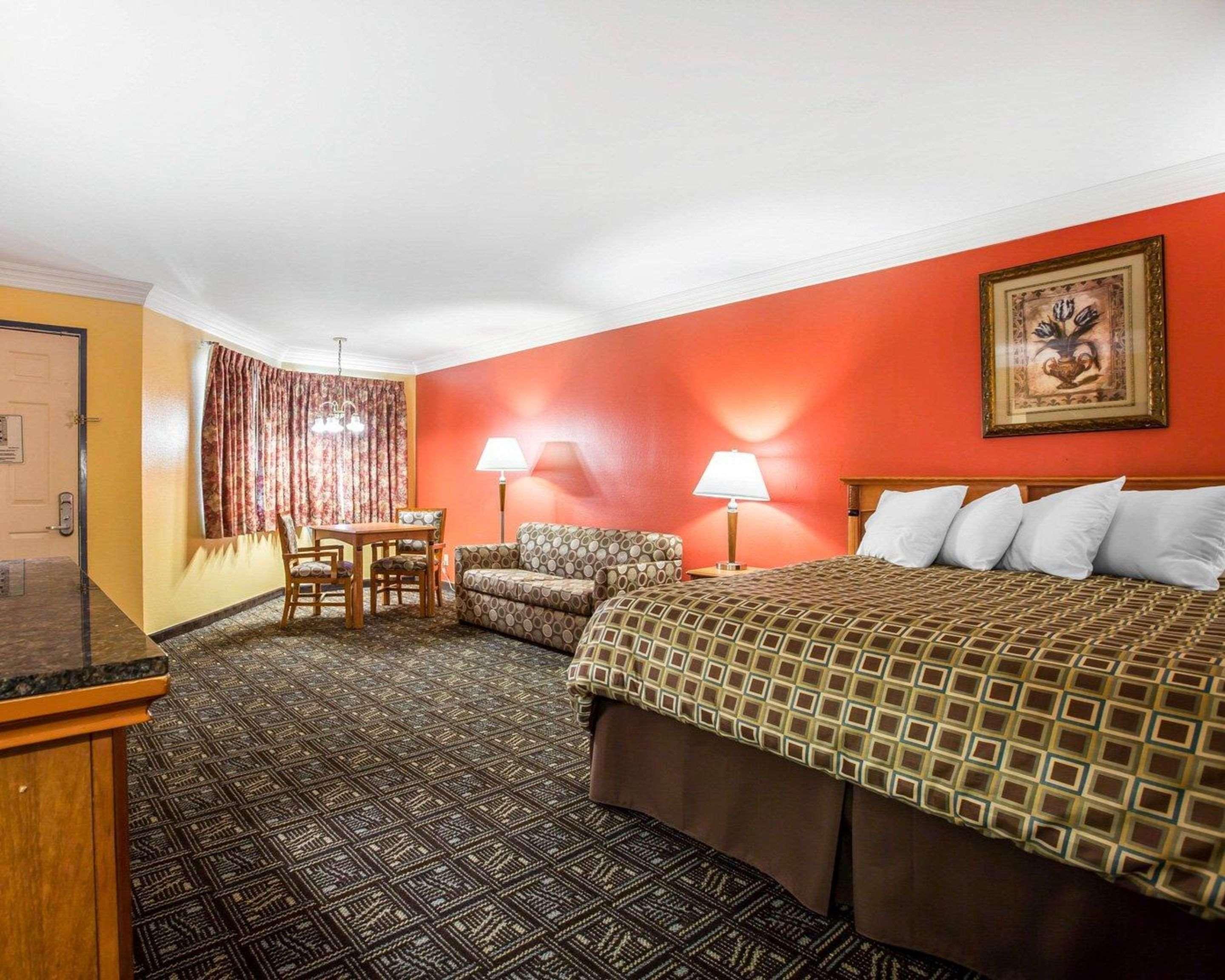 Rodeway Inn Old Town Темекула Экстерьер фото