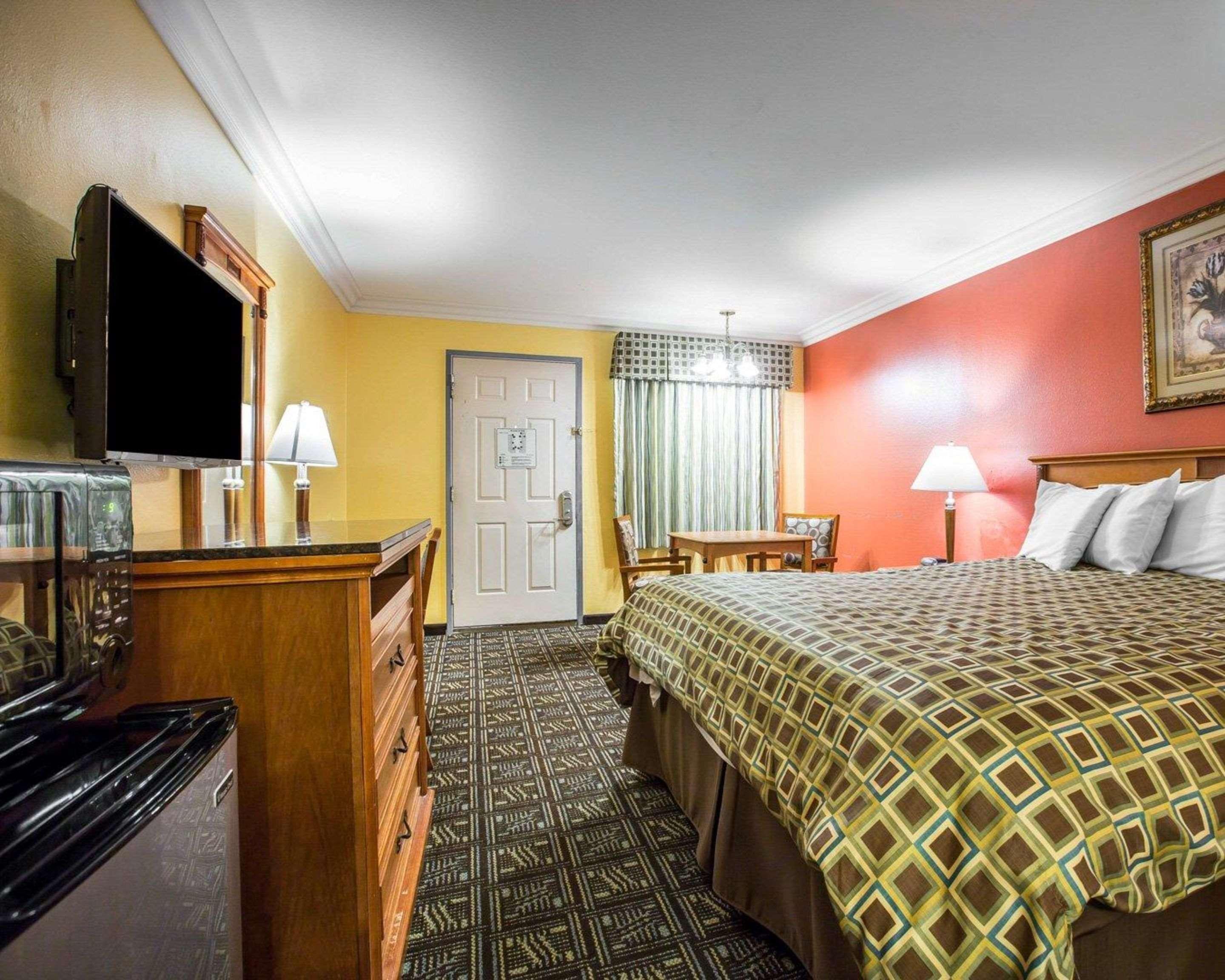 Rodeway Inn Old Town Темекула Экстерьер фото