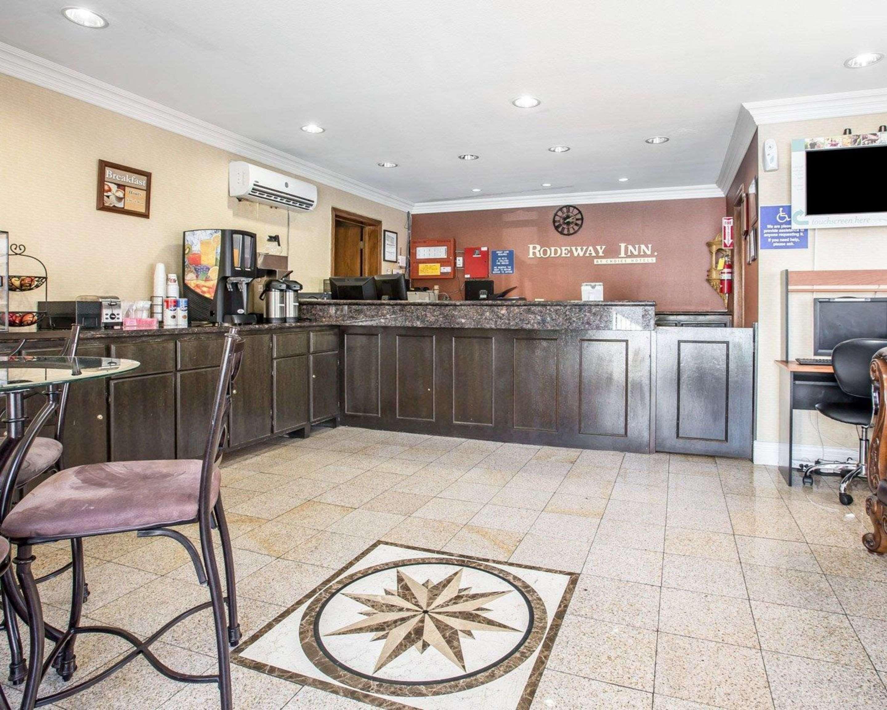 Rodeway Inn Old Town Темекула Экстерьер фото