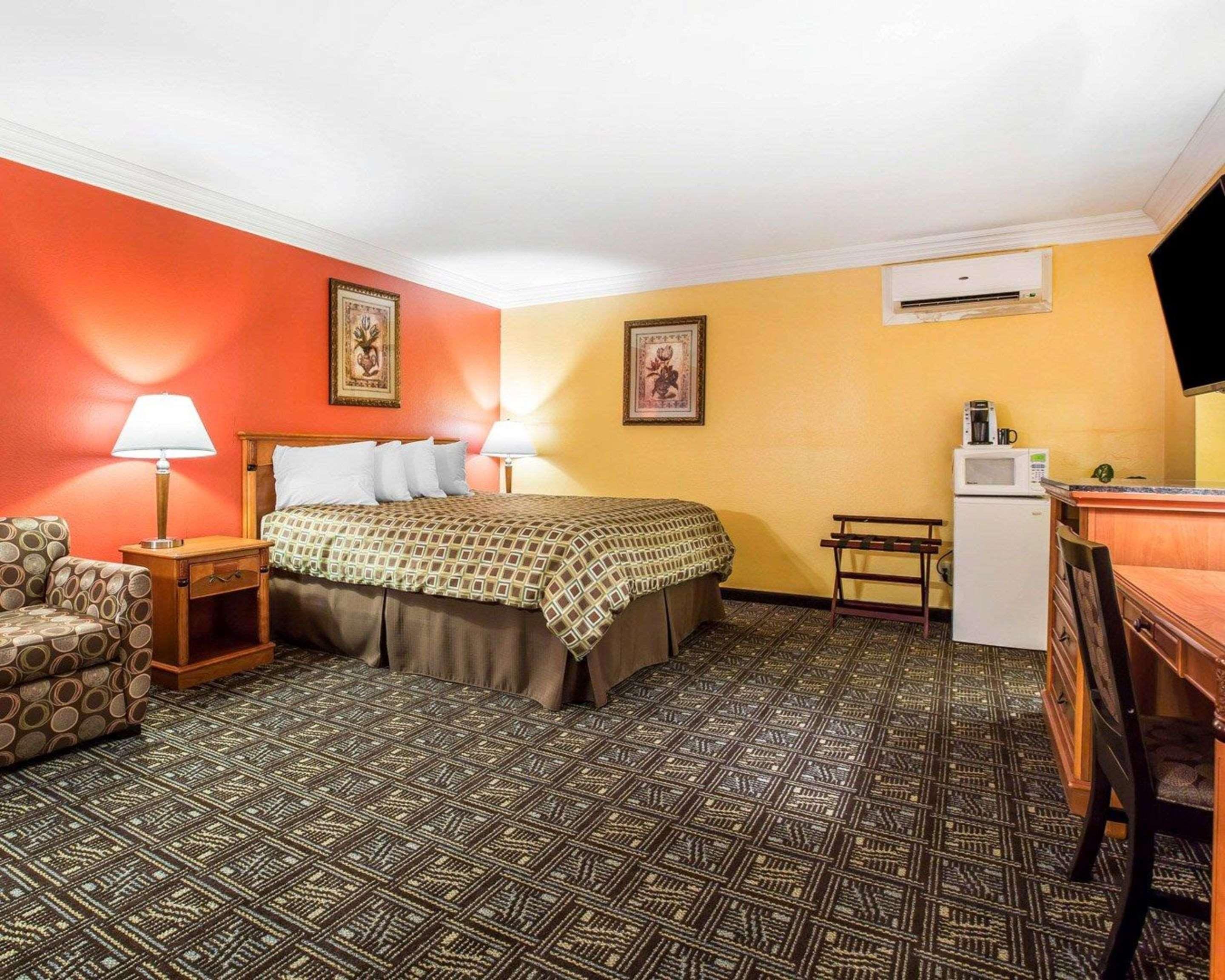 Rodeway Inn Old Town Темекула Экстерьер фото