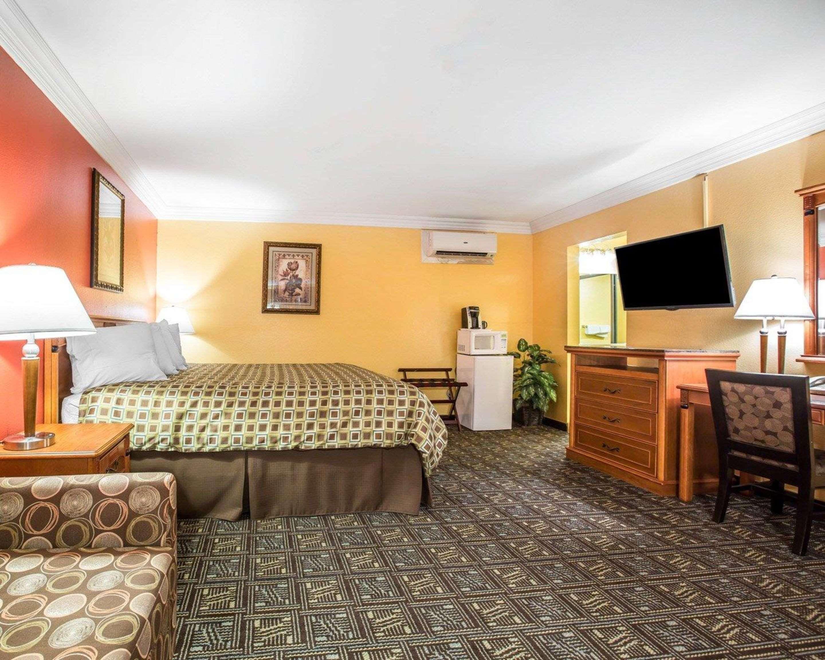 Rodeway Inn Old Town Темекула Экстерьер фото