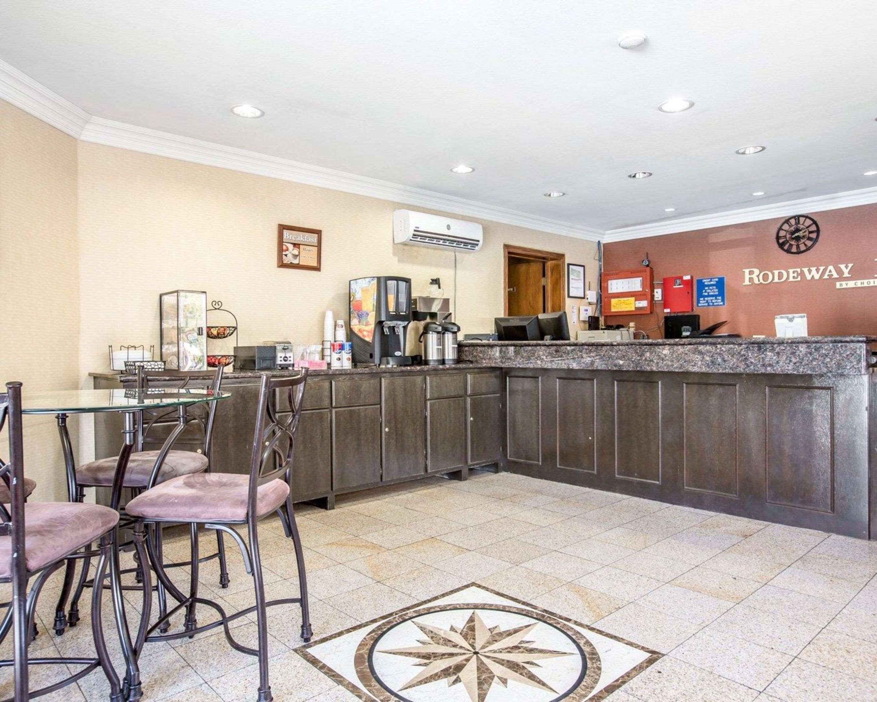 Rodeway Inn Old Town Темекула Экстерьер фото