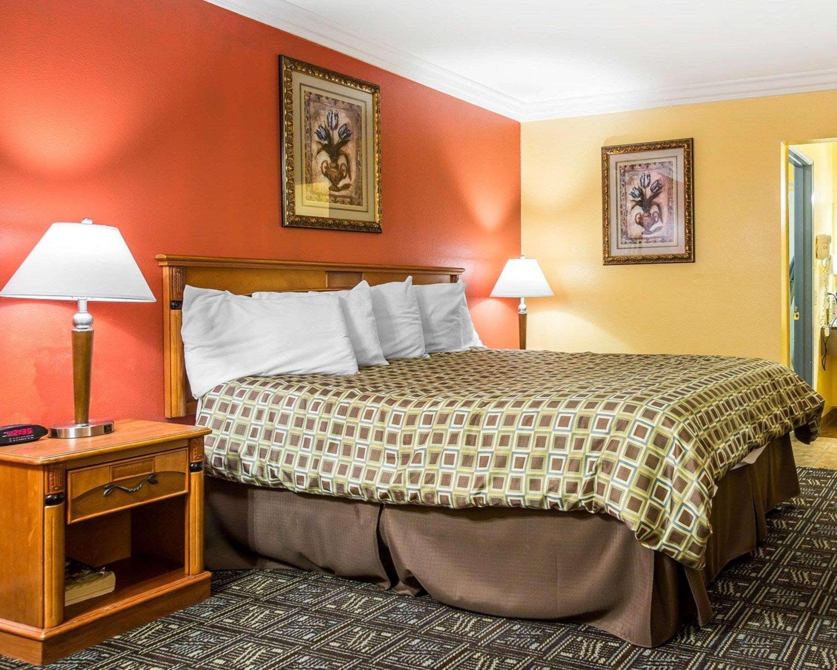 Rodeway Inn Old Town Темекула Экстерьер фото