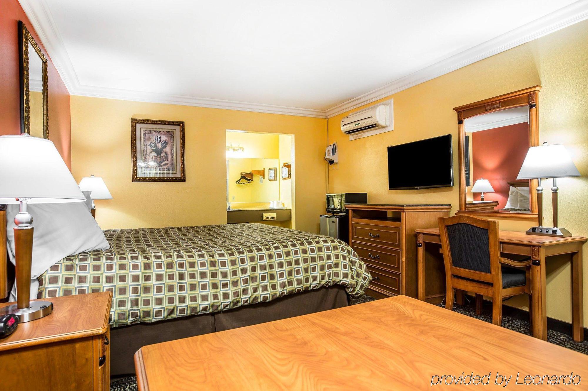 Rodeway Inn Old Town Темекула Экстерьер фото