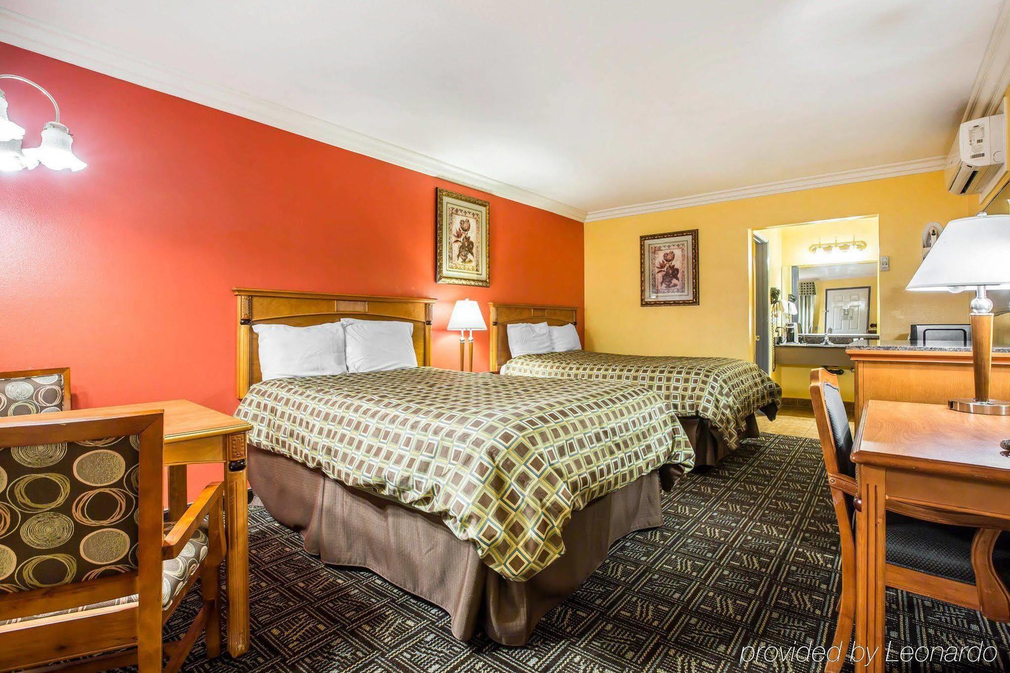 Rodeway Inn Old Town Темекула Экстерьер фото